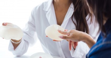 Круглые или каплевидные: какие импланты выбрать для увеличения груди и как это влияет на эстетику декольте